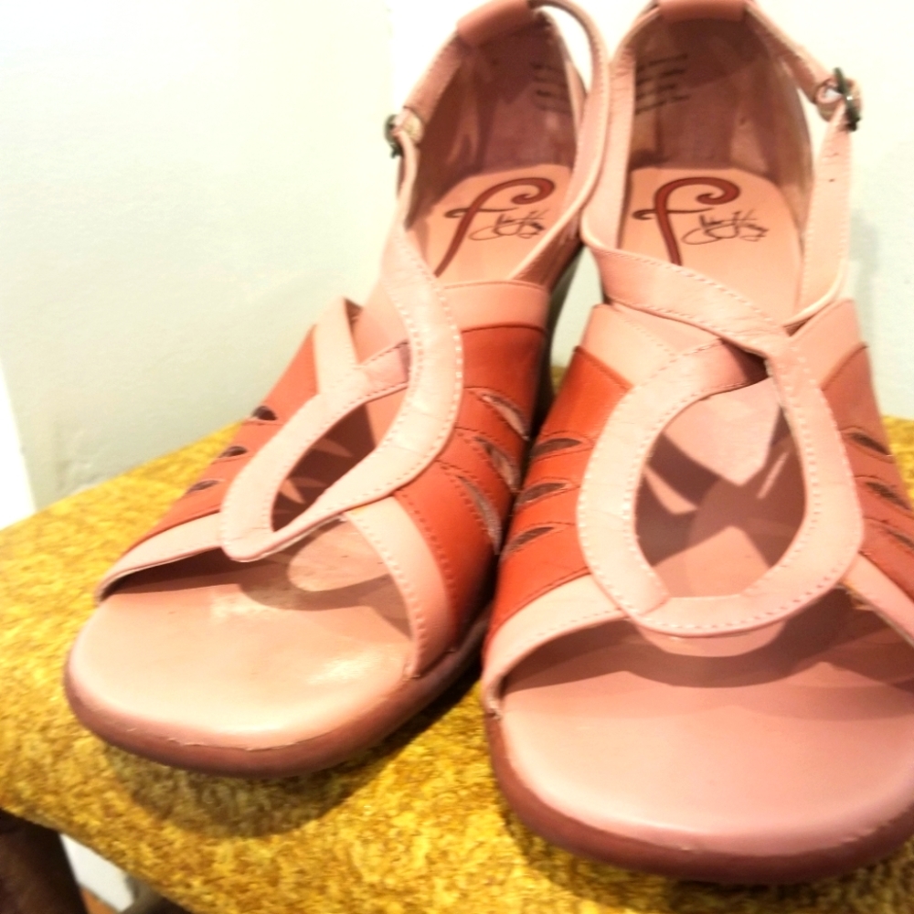 John Fluevog Friends "Rosita" Leather Wedge Sandals😍